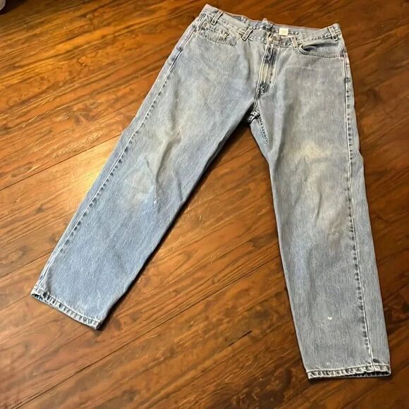 Levi’s relaxed fit 550 jeans 40 x 32. Well loved.
